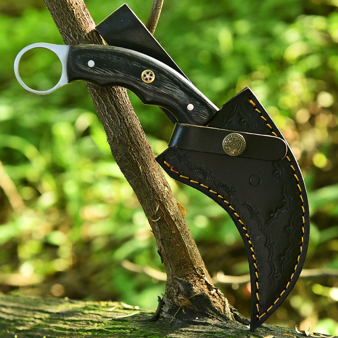 Damascus Steel Karambit Knife – Black Handle & Leather Sheath