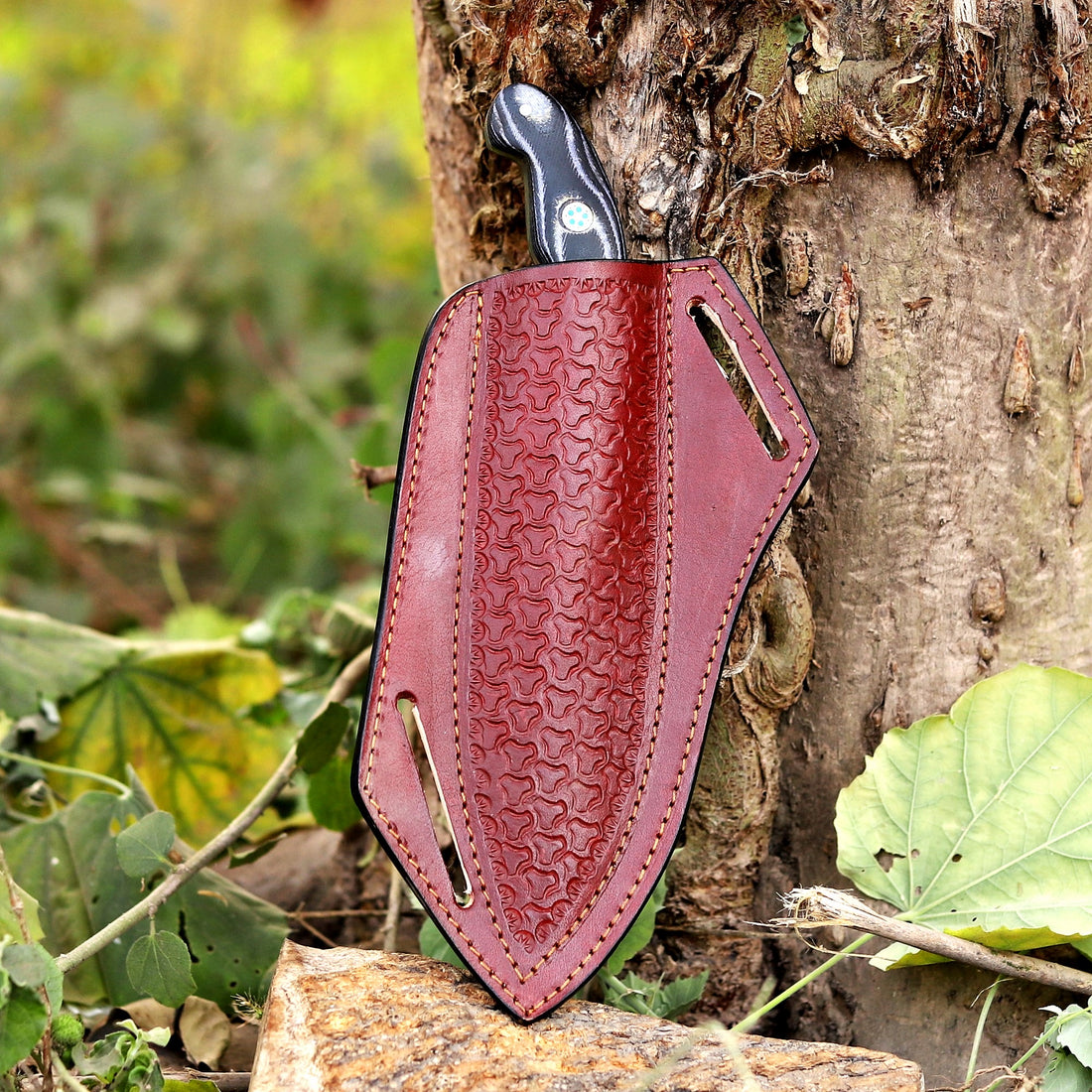 Handcrafted Skinner Knife – Black Handle & Tooled Leather Sheath